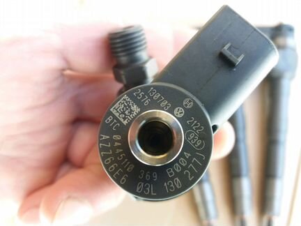 Форсунка Ауди Фольксваген 2.0 TDI 03L130277J