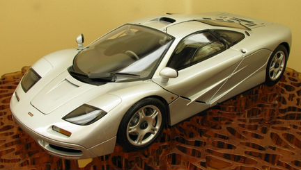 McLaren F1 112 масштаб 1/12 Новый в коробке