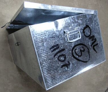 Ящик металлический с крышкой б/у много