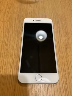 Телефон iPhone 8 64Gb