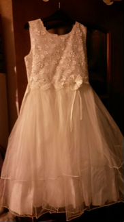 Нарядное праздн. платье р140