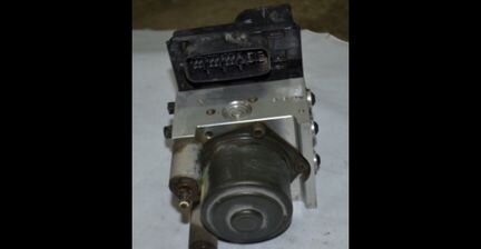 Isuzu NQR блок ABS