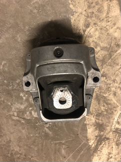 Подушка двигателя Ауди А4 A5 Q5
