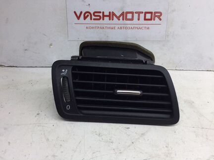 Дефлектор воздушный правый Volkswagen Passat Cc