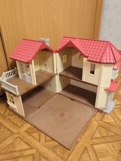 Дом со светом и мебель Sylvanian Families