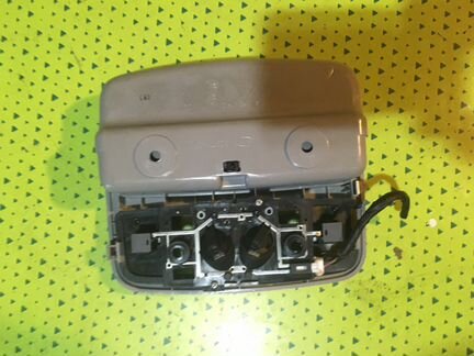 Плафон освещения салона Subaru Tribeca W10