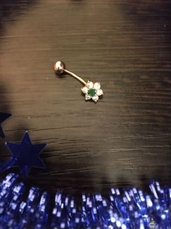 Пирсинг в пупок золотой