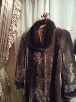 Шуба мутоновая с норковым воротником