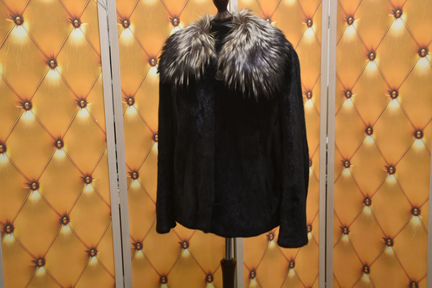 Шуба норковая с воротником из чернобурки