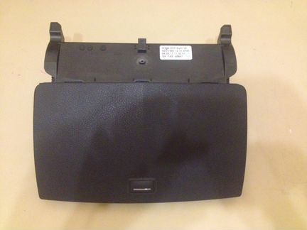 Mercedes-Benz W204 - Штатный монитор