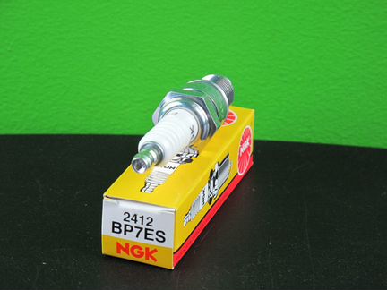 Оригинальная свеча NGK BP7ES 2412