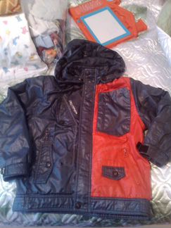 Продам куртку демисезонную в отличном состоянии