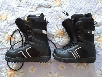 Сноубордические ботинки Burton Invader