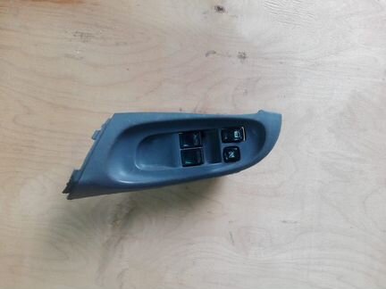 Блок управления стеклоподъёмника Nissan almera N16