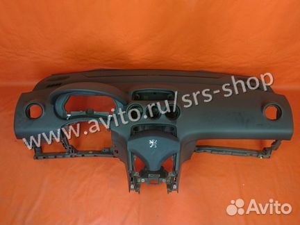 Торпеда и подушки безопасности Peugeot 308